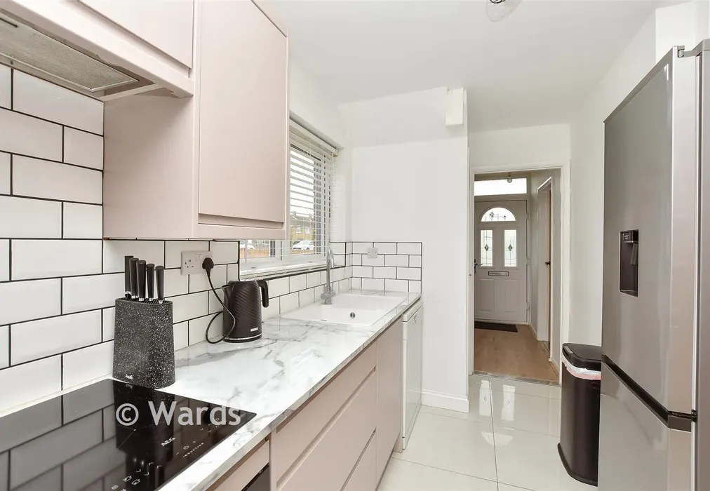 Kitchen - Sheerstone, Iwade, Sittingbourne, Kent - Wards of Kent