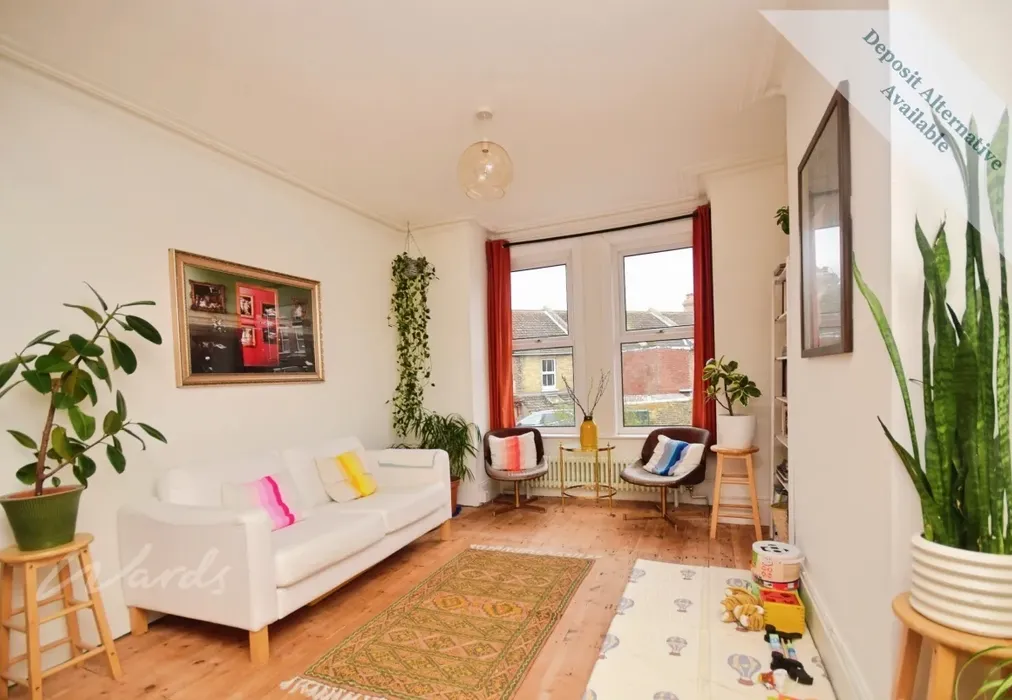 Lounge - Penfold Road Folkestone CT19 - Wards of Kent