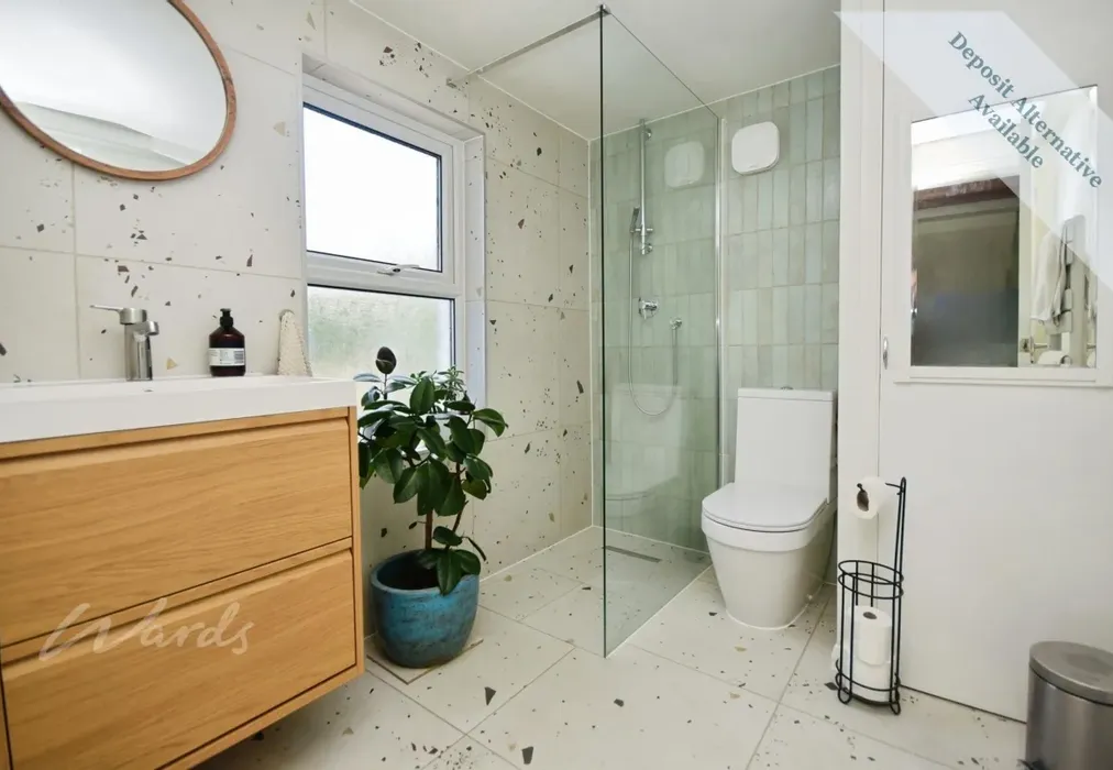 Bathroom - Penfold Road Folkestone CT19 - Wards of Kent