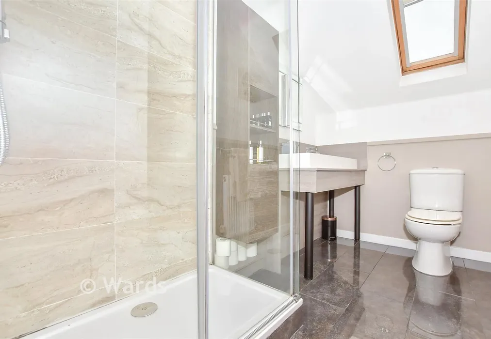 En-Suite Shower Room - Eaton Place, Larkfield, Aylesford, Kent - Wards of Kent
