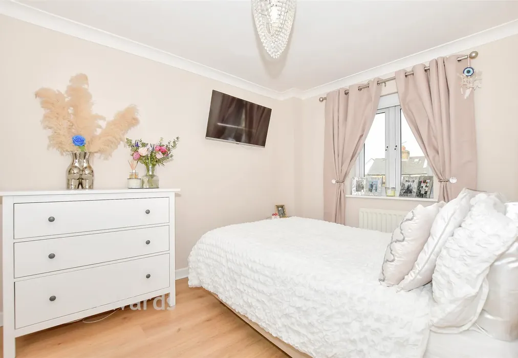 Bedroom 3 - Eaton Place, Larkfield, Aylesford, Kent - Wards of Kent