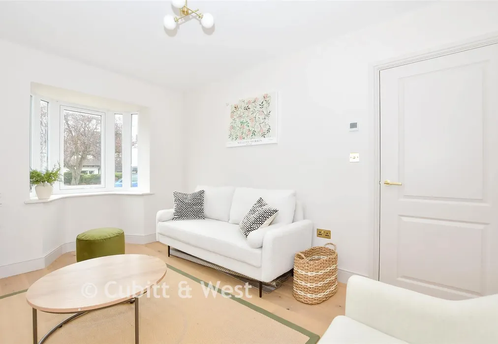 Lounge - Overhill Drive, Brighton, East Sussex - Wards of Kent