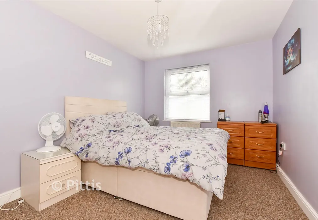 Bedroom 1 - Leed Street, Sandown, Isle of Wight - Wards of Kent