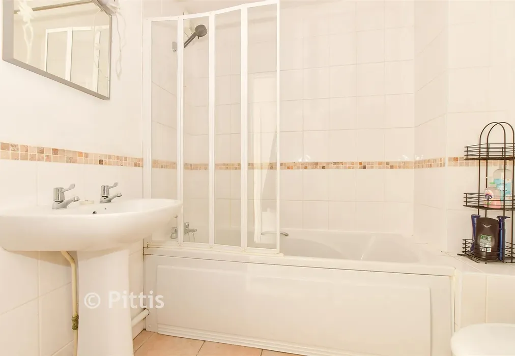 Bathroom - Leed Street, Sandown, Isle of Wight - Wards of Kent
