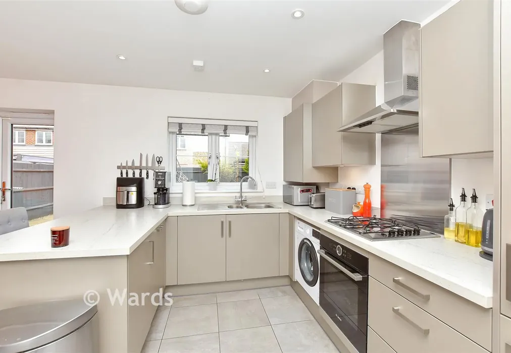 Kitchen/ Diner - Haffenden Avenue, Sittingbourne, Kent - Wards of Kent