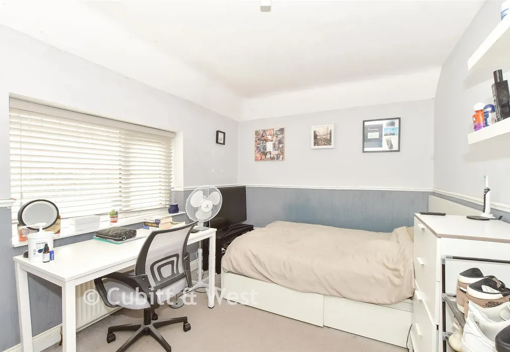 Bedroom 2 - Bodiam Avenue, Brighton, East Sussex - Wards of Kent