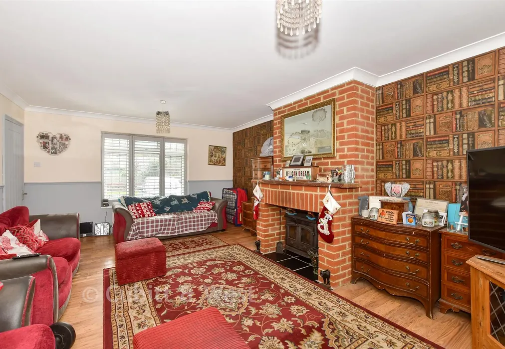 Lounge - Bodiam Avenue, Brighton, East Sussex - Wards of Kent