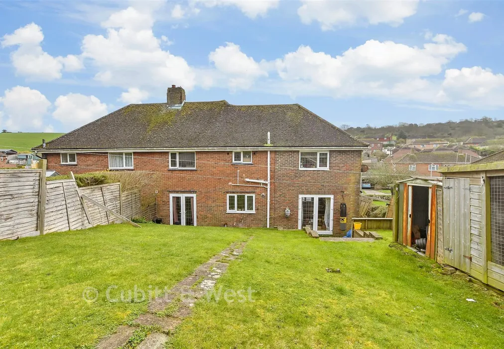 Rear Garden - Bodiam Avenue, Brighton, East Sussex - Wards of Kent