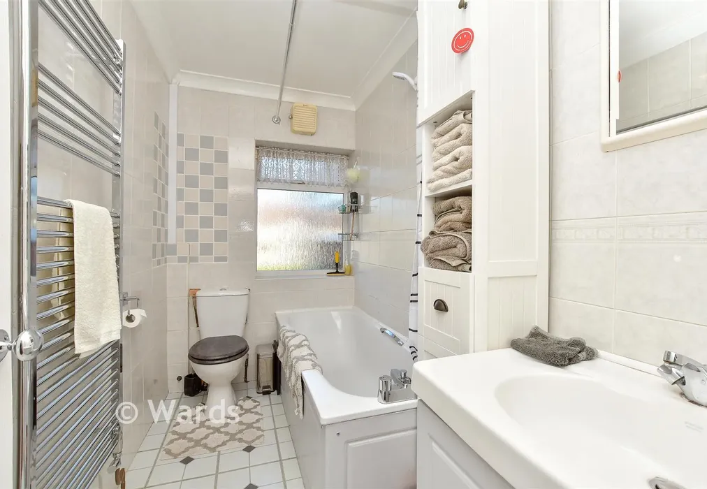 Bathroom - College Road, Sittingbourne, Kent - Wards of Kent