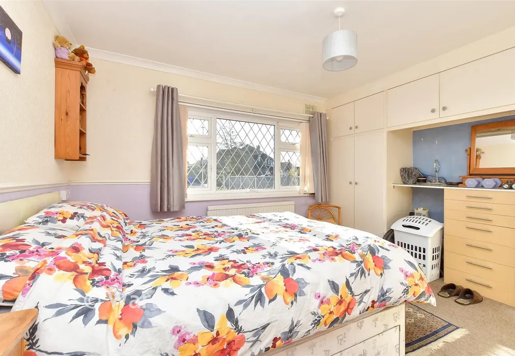 Bedroom 1 - College Road, Sittingbourne, Kent - Wards of Kent