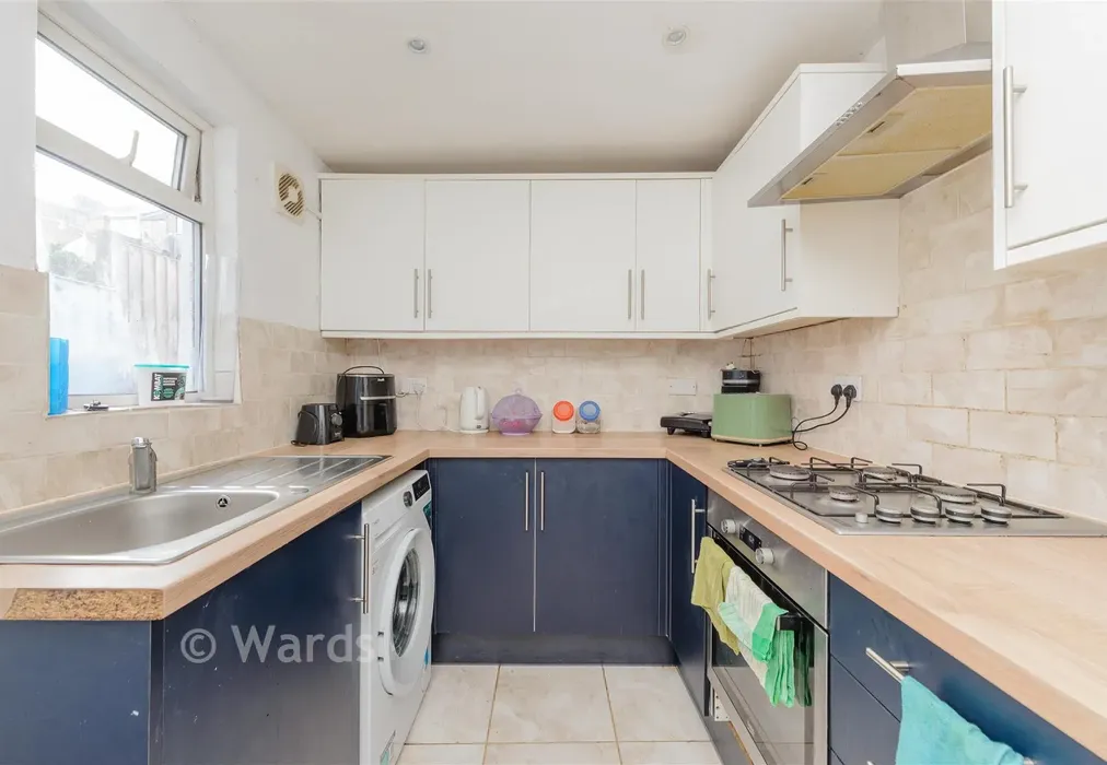 Kitchen - Dale Street, Chatham, Kent - Wards of Kent