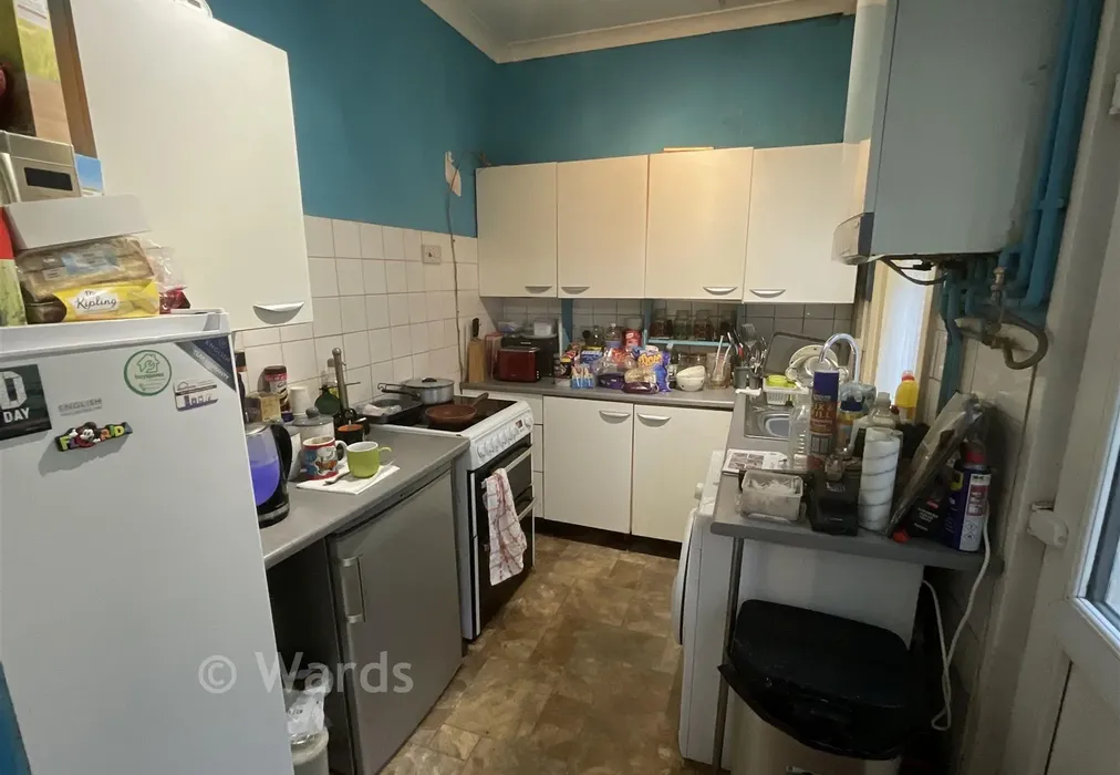 Kitchen - Church Road, Lyminge, Folkestone, Kent - Wards of Kent