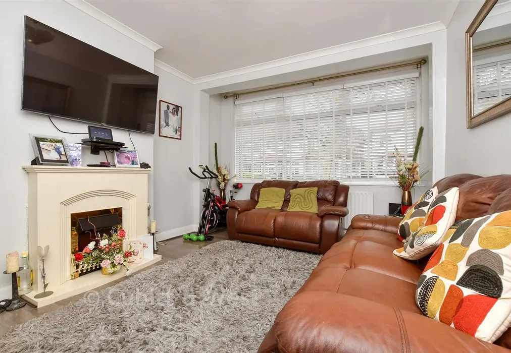 Living Room - Manor Road, Mitcham, Surrey - Wards of Kent