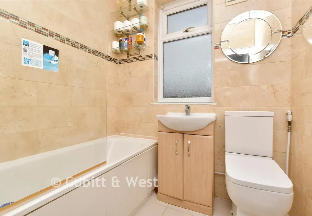 Bathroom - Manor Road, Mitcham, Surrey - Wards of Kent