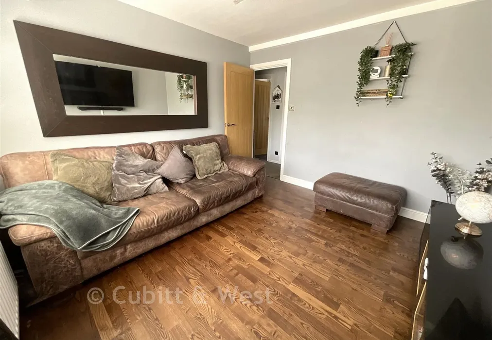 Lounge - Lismore Crescent, Crawley, West Sussex - Wards of Kent
