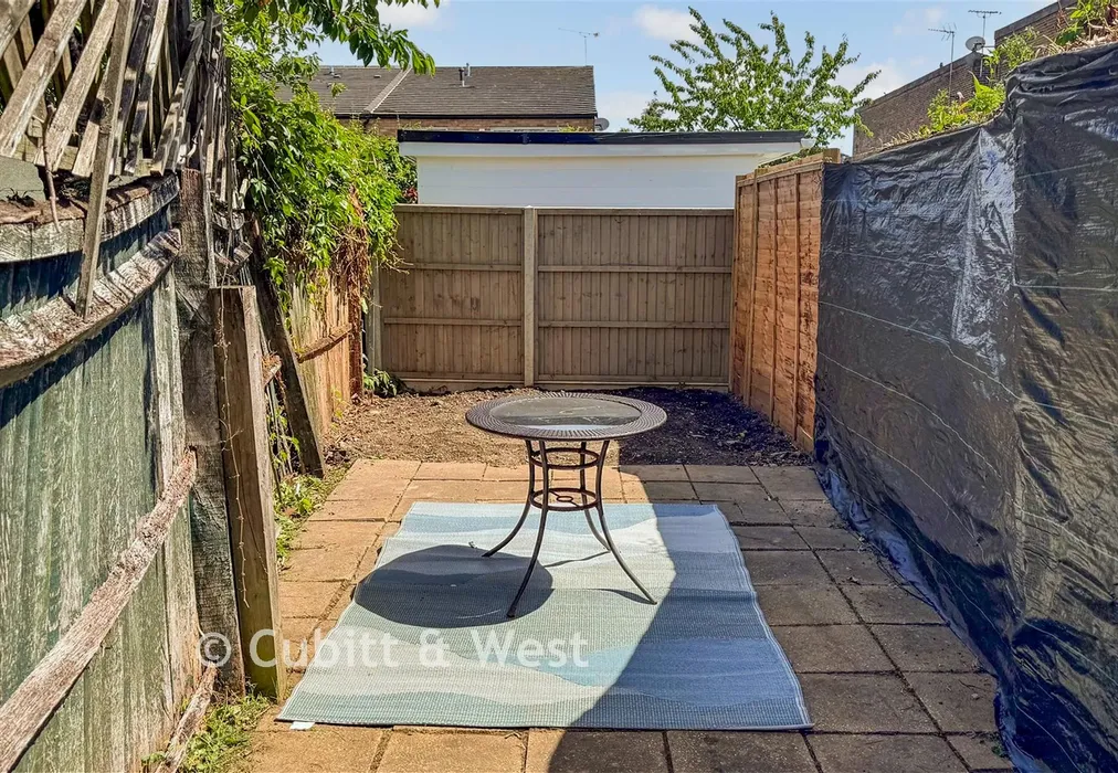 Rear Elevation - Lismore Crescent, Crawley, West Sussex - Wards of Kent