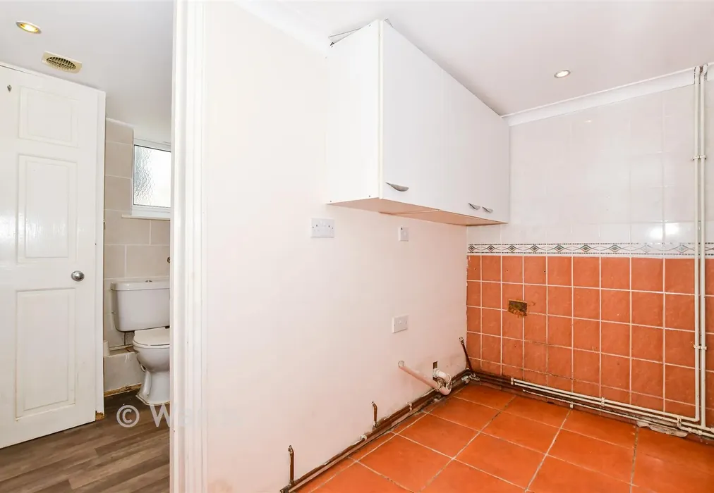 Internal Feature - Dover Street, Barming, Maidstone, Kent - Wards of Kent