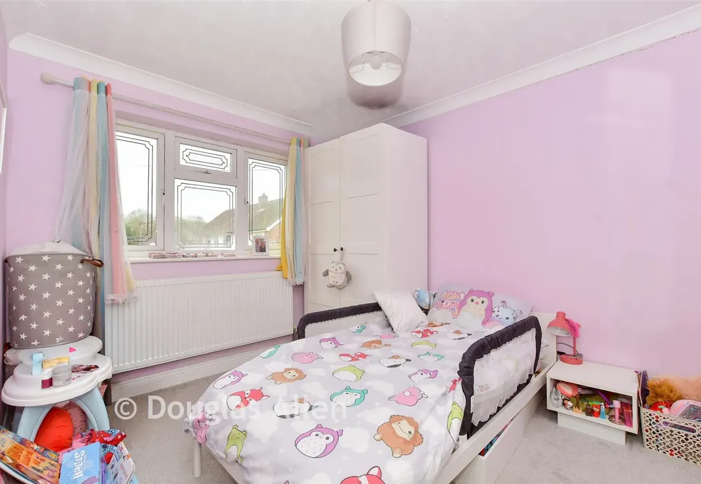 Bedroom 2 - Victoria Close, Basildon, Essex - Wards of Kent