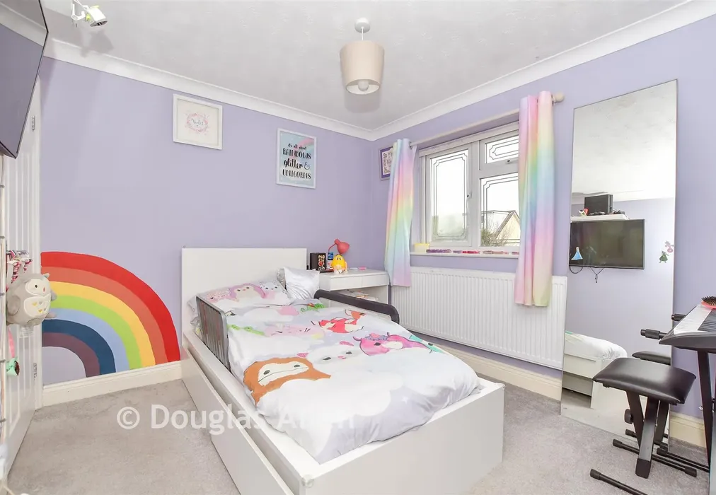 Bedroom 3 - Victoria Close, Basildon, Essex - Wards of Kent