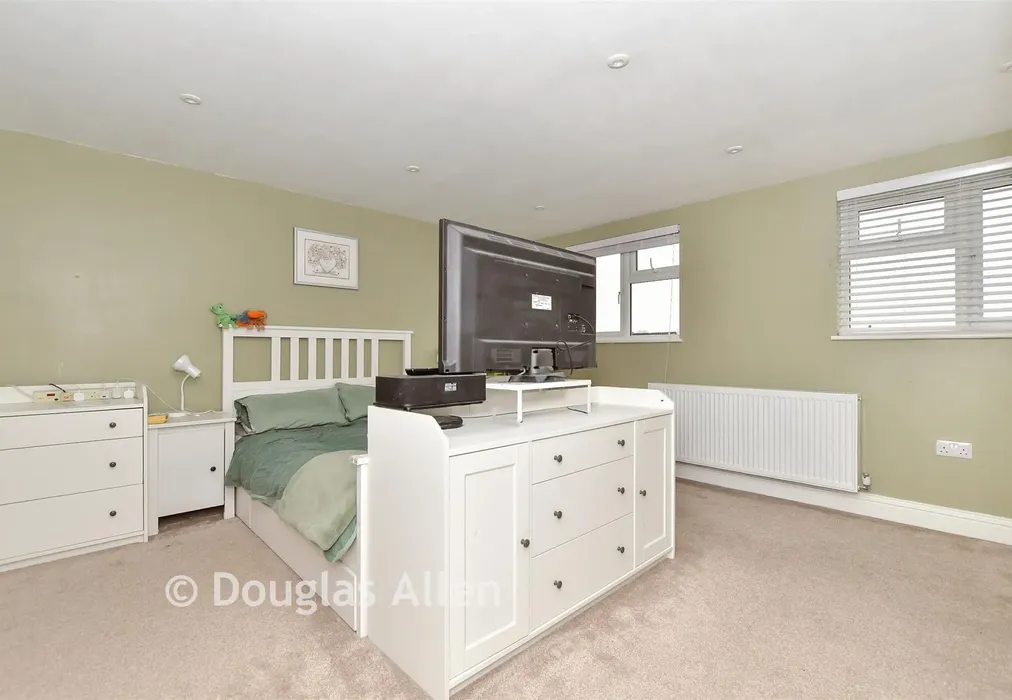 Bedroom 1 - Victoria Close, Basildon, Essex - Wards of Kent