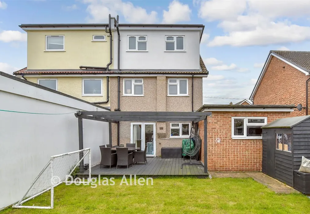 Rear Elevation - Victoria Close, Basildon, Essex - Wards of Kent