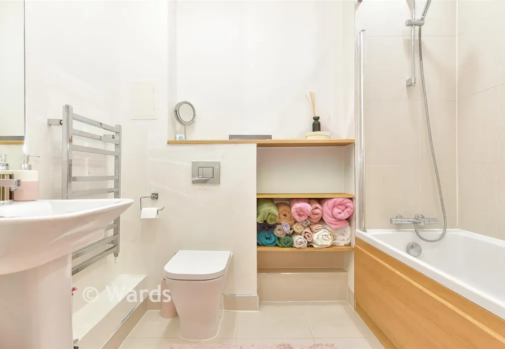 Bathroom - Ocean Drive, Gillingham, Kent - Wards of Kent