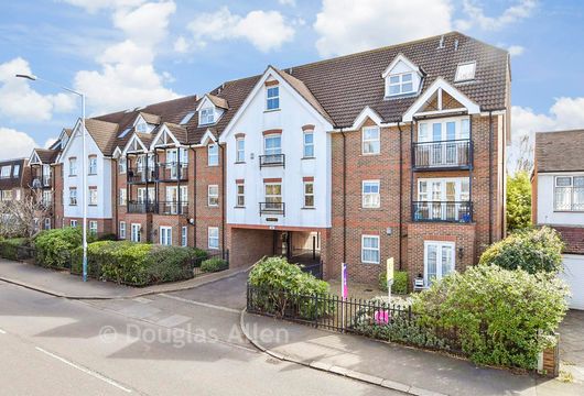 Heath Park Road, Gidea Park, Essex - Wards of Kent