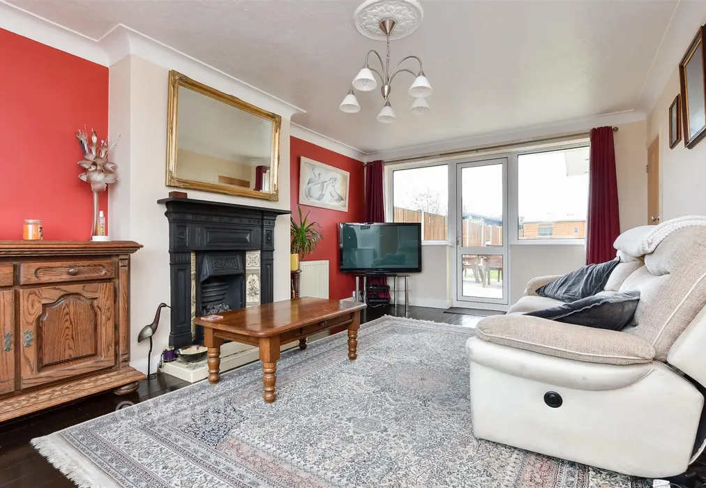 Lounge - West Park Avenue, Margate, Kent - Wards of Kent