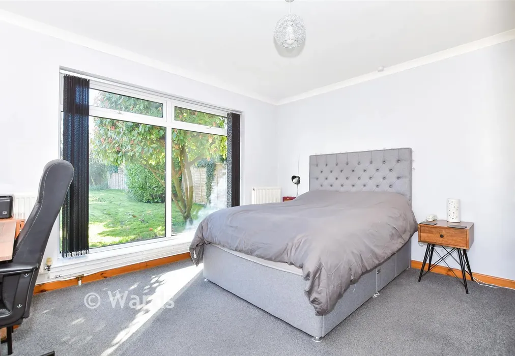 Bedroom 1 - Lested Lane, Chart Sutton, Maidstone, Kent - Wards of Kent