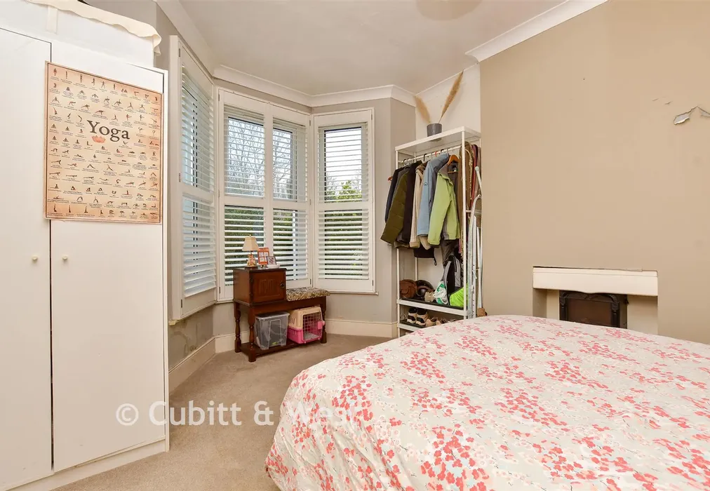 Bedroom - Carshalton Road, Mitcham, Surrey - Wards of Kent