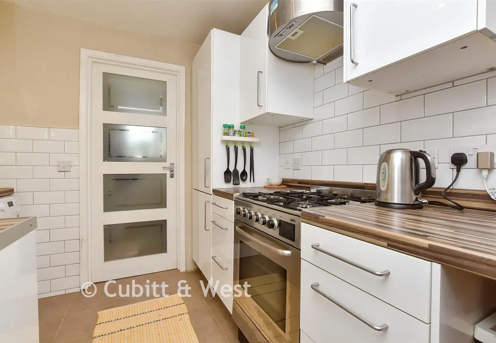 Kitchen - Carshalton Road, Mitcham, Surrey - Wards of Kent