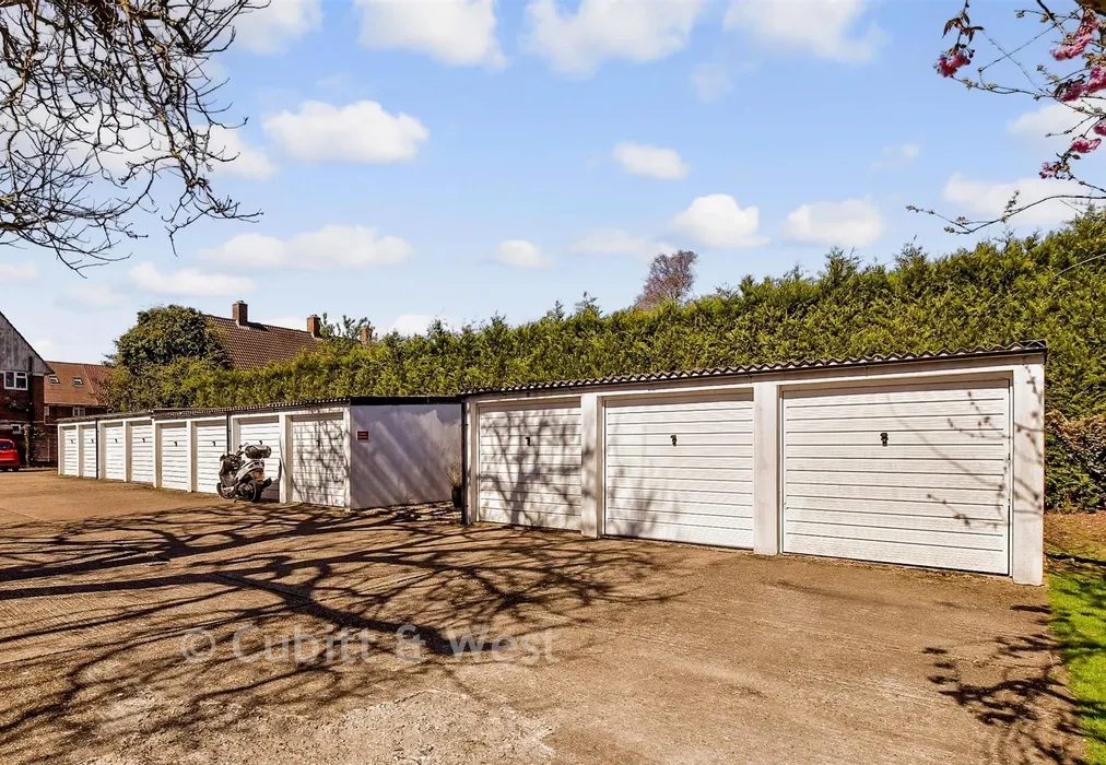 Garage - Pound Road, Banstead, Surrey - Wards of Kent