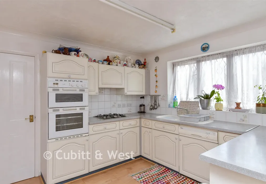 Kitchen/ Breakfast Room - Batemans Close, Worthing, West Sussex - Wards of Kent