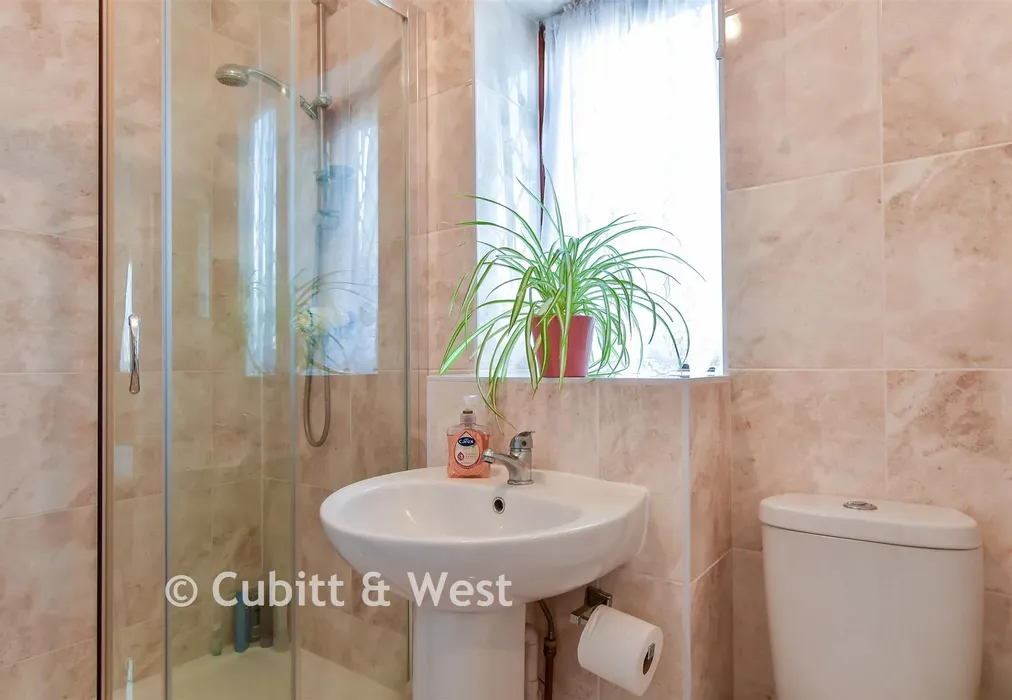 En-Suite Shower Room - Batemans Close, Worthing, West Sussex - Wards of Kent