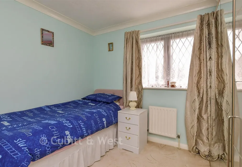 Bedroom 4 - Batemans Close, Worthing, West Sussex - Wards of Kent