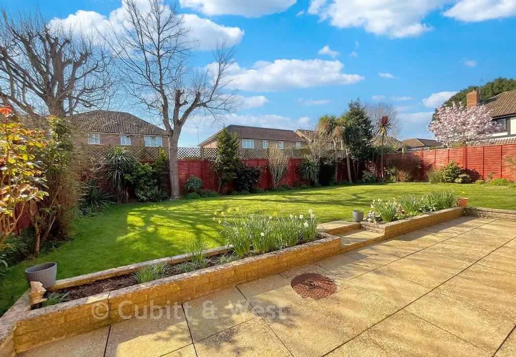 Garden - Batemans Close, Worthing, West Sussex - Wards of Kent