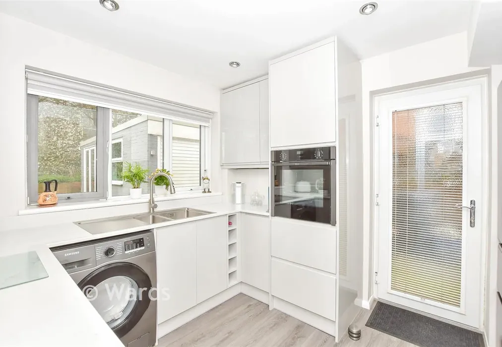 Kitchen - Ragstone Road, Bearsted, Maidstone, Kent - Wards of Kent