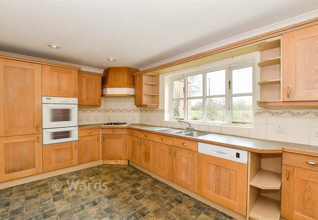 Kitchen - Mill Stream Place, Tonbridge, Kent - Wards of Kent