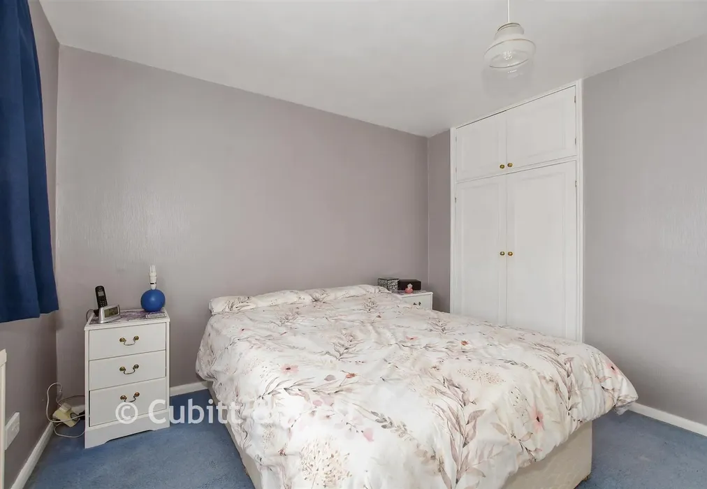 Bedroom 1 - Monksfield, Crawley, West Sussex - Wards of Kent