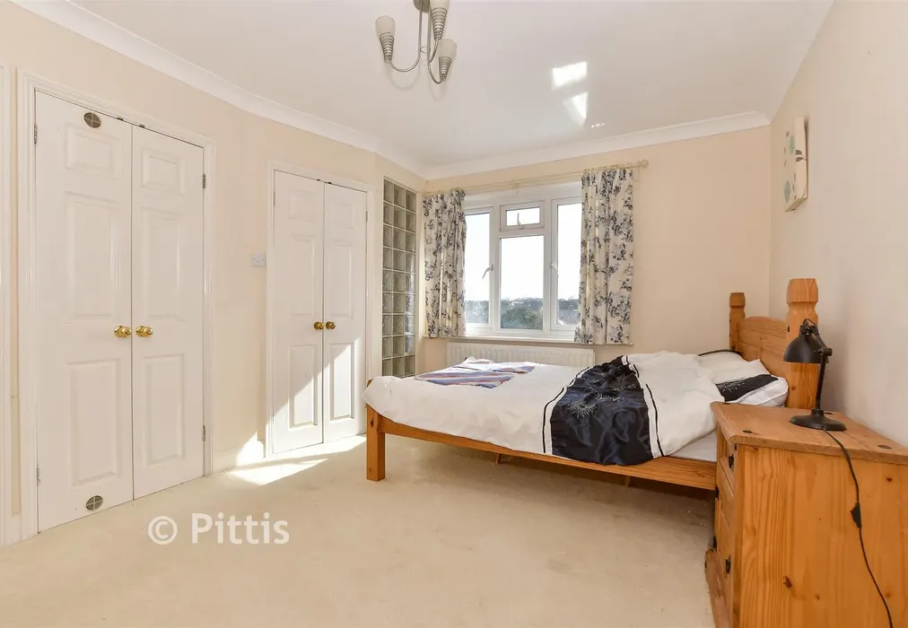 Bedroom 2 - Quay Lane, Brading, Sandown, Isle of Wight - Wards of Kent