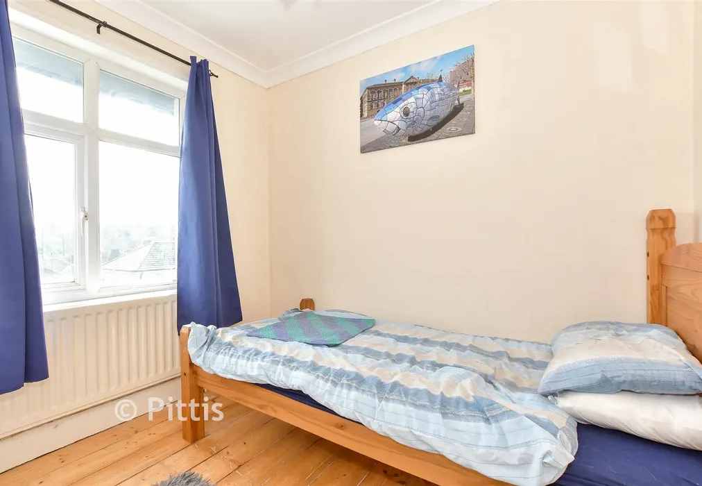 Bedroom 3 - Quay Lane, Brading, Sandown, Isle of Wight - Wards of Kent