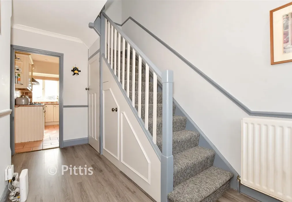 Internal Lifestyle Photograph - Quay Lane, Brading, Sandown, Isle of Wight - Wards of Kent