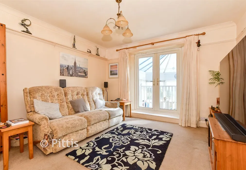 Lounge - Quay Lane, Brading, Sandown, Isle of Wight - Wards of Kent