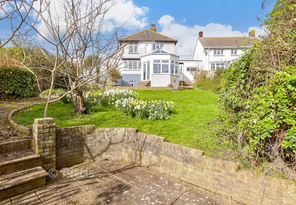 Rear Garden - Quay Lane, Brading, Sandown, Isle of Wight - Wards of Kent