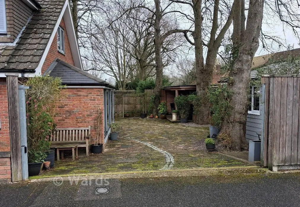 Side Garden - Georgian Way, Wigmore, Gillingham, Kent - Wards of Kent