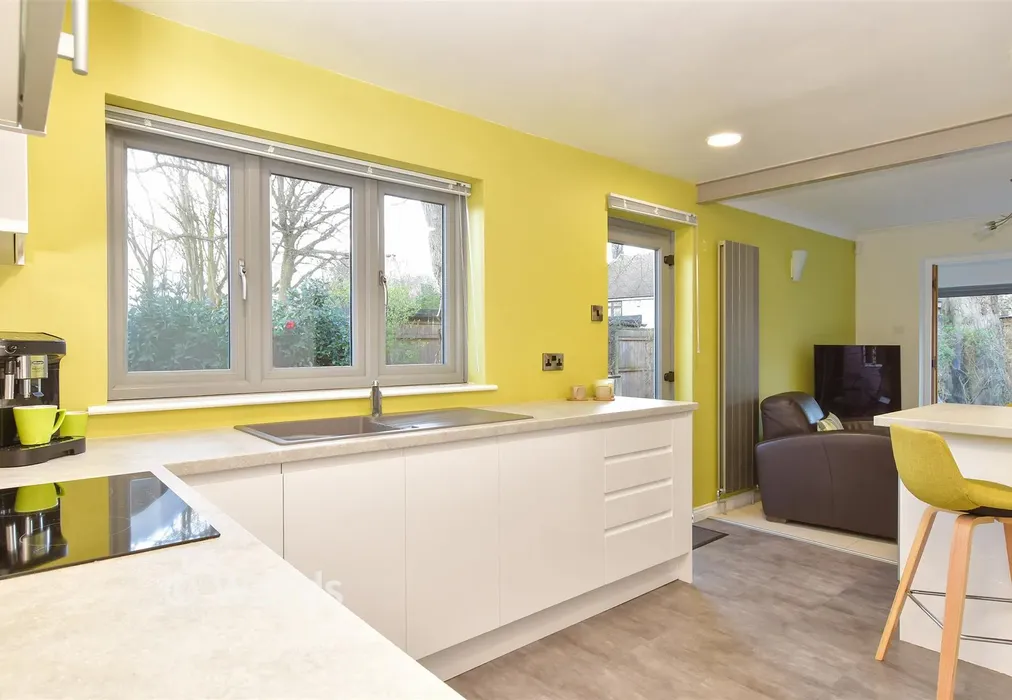 Kitchen - Georgian Way, Wigmore, Gillingham, Kent - Wards of Kent