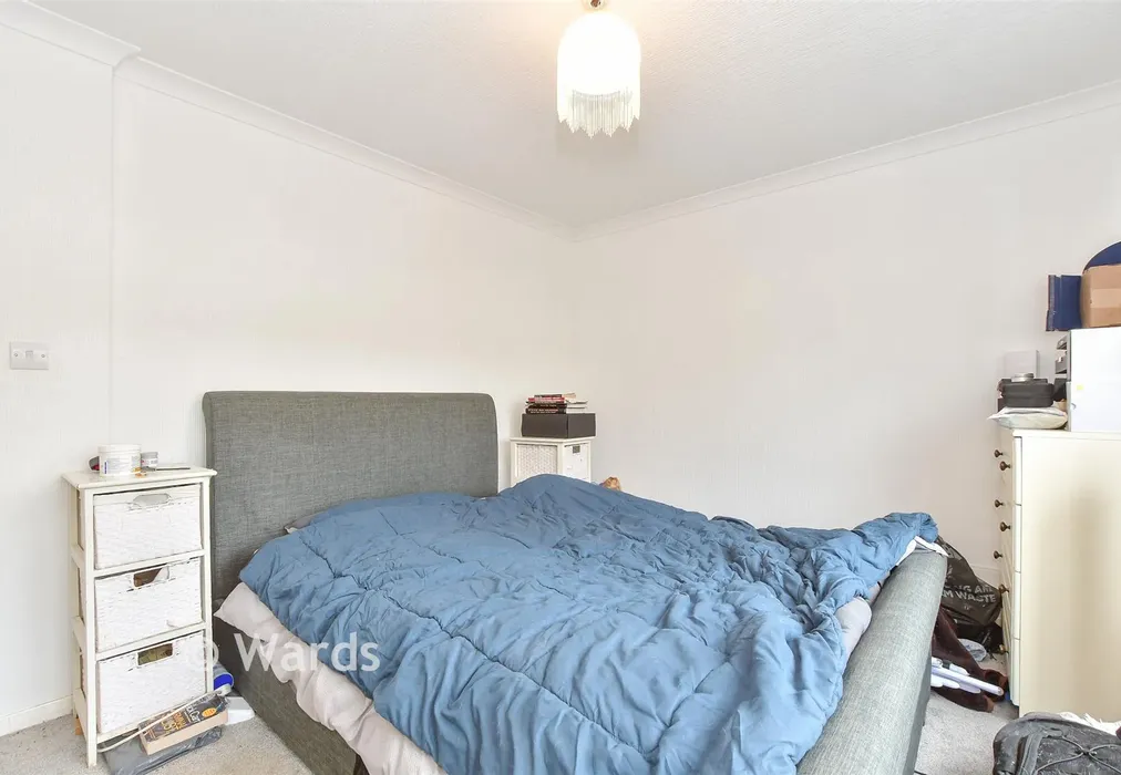 Bedroom 1 - Woodlands Park, Biddenden, Ashford, Kent - Wards of Kent