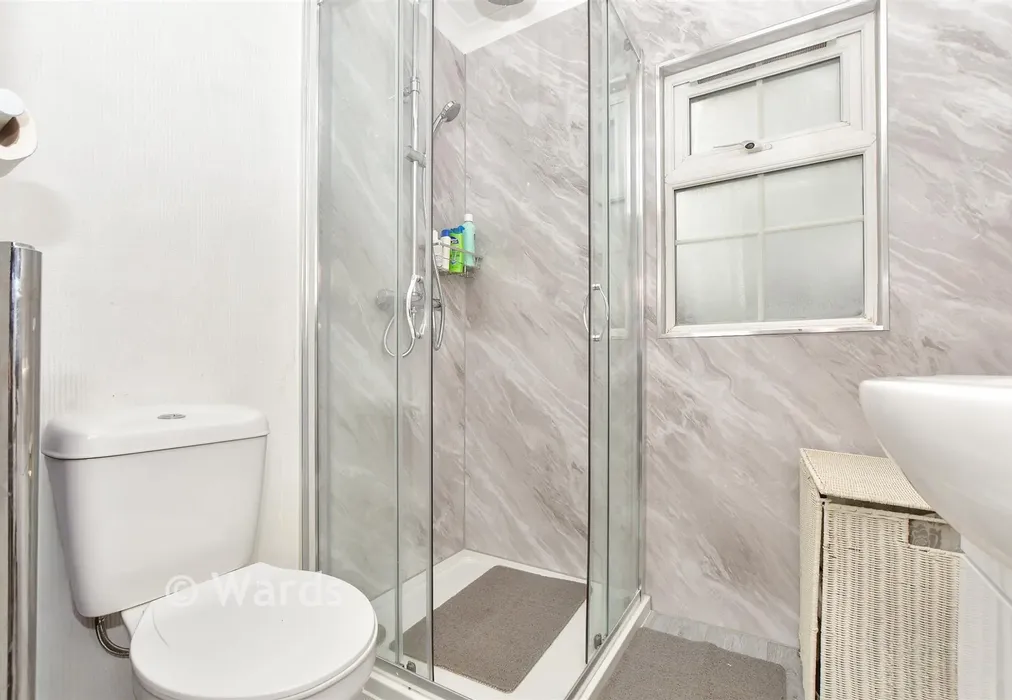 Shower Room - Woodlands Park, Biddenden, Ashford, Kent - Wards of Kent