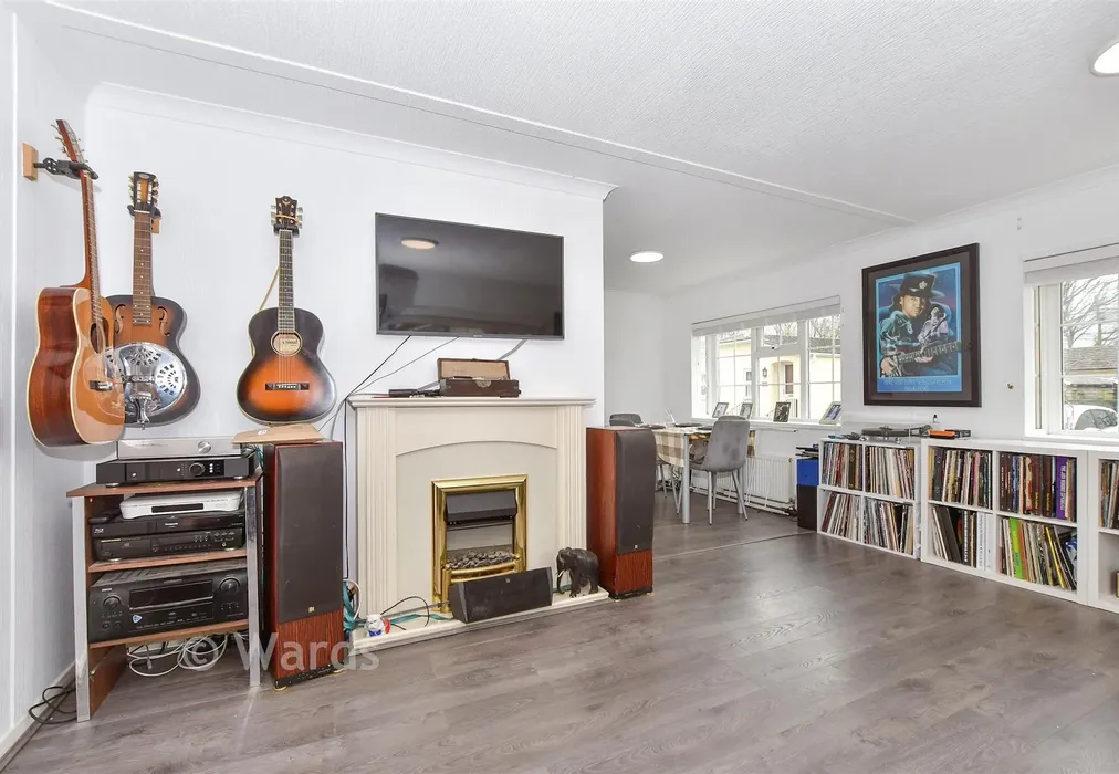 Lounge - Woodlands Park, Biddenden, Ashford, Kent - Wards of Kent