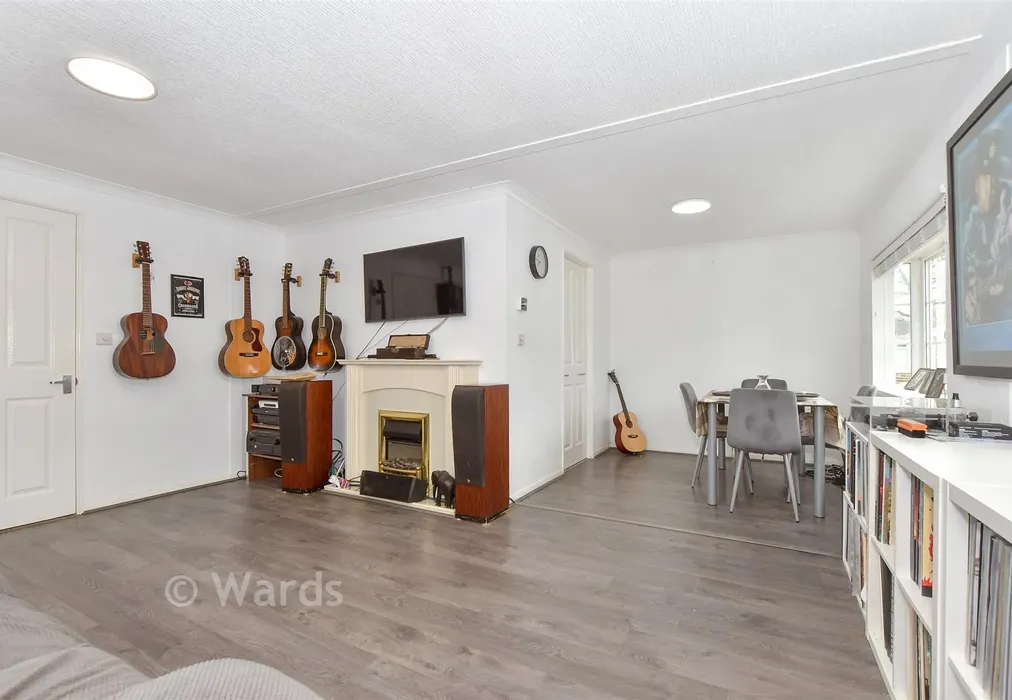 Lounge - Woodlands Park, Biddenden, Ashford, Kent - Wards of Kent